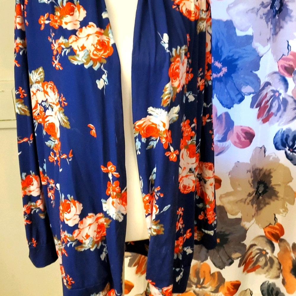 Floral Lightweight Cardigan - Picture 2 of 4